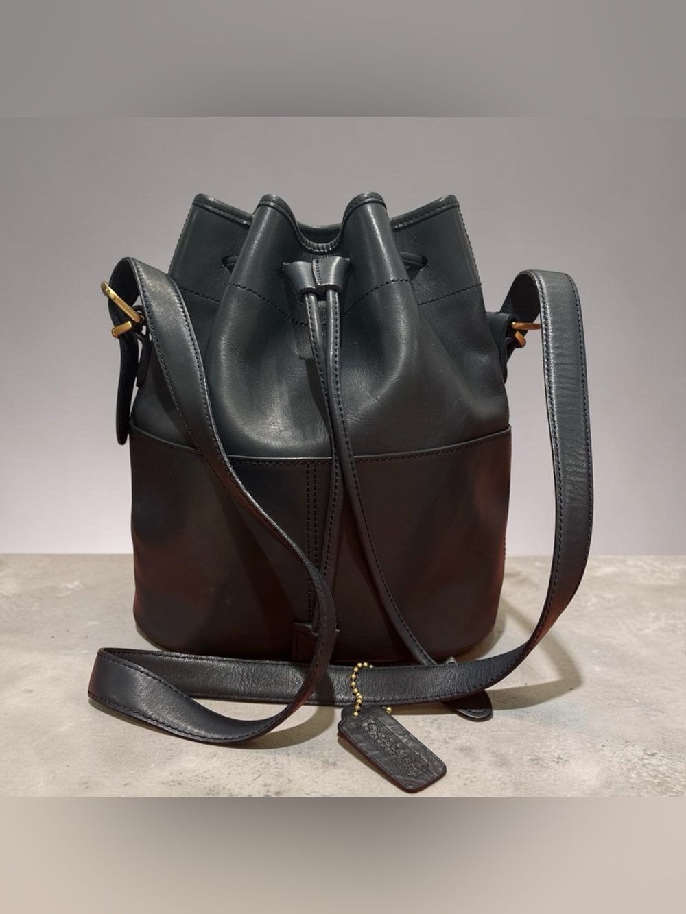 Vintage Coach Navy Leather Equestrian Drawstring Bucket Bag Thompson 9804 USA